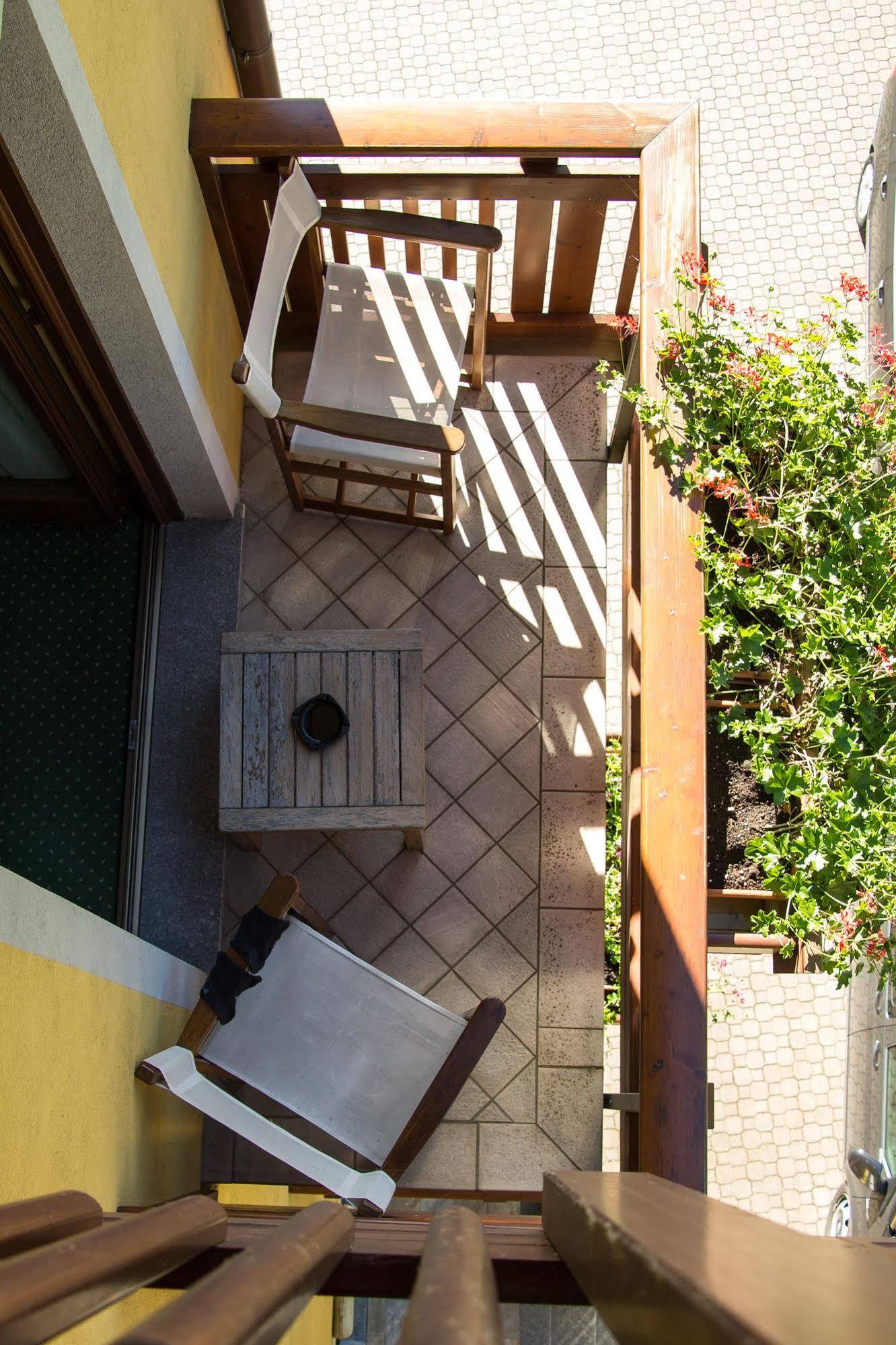 Crabun Hotel Pont-Saint-Martin Exterior foto