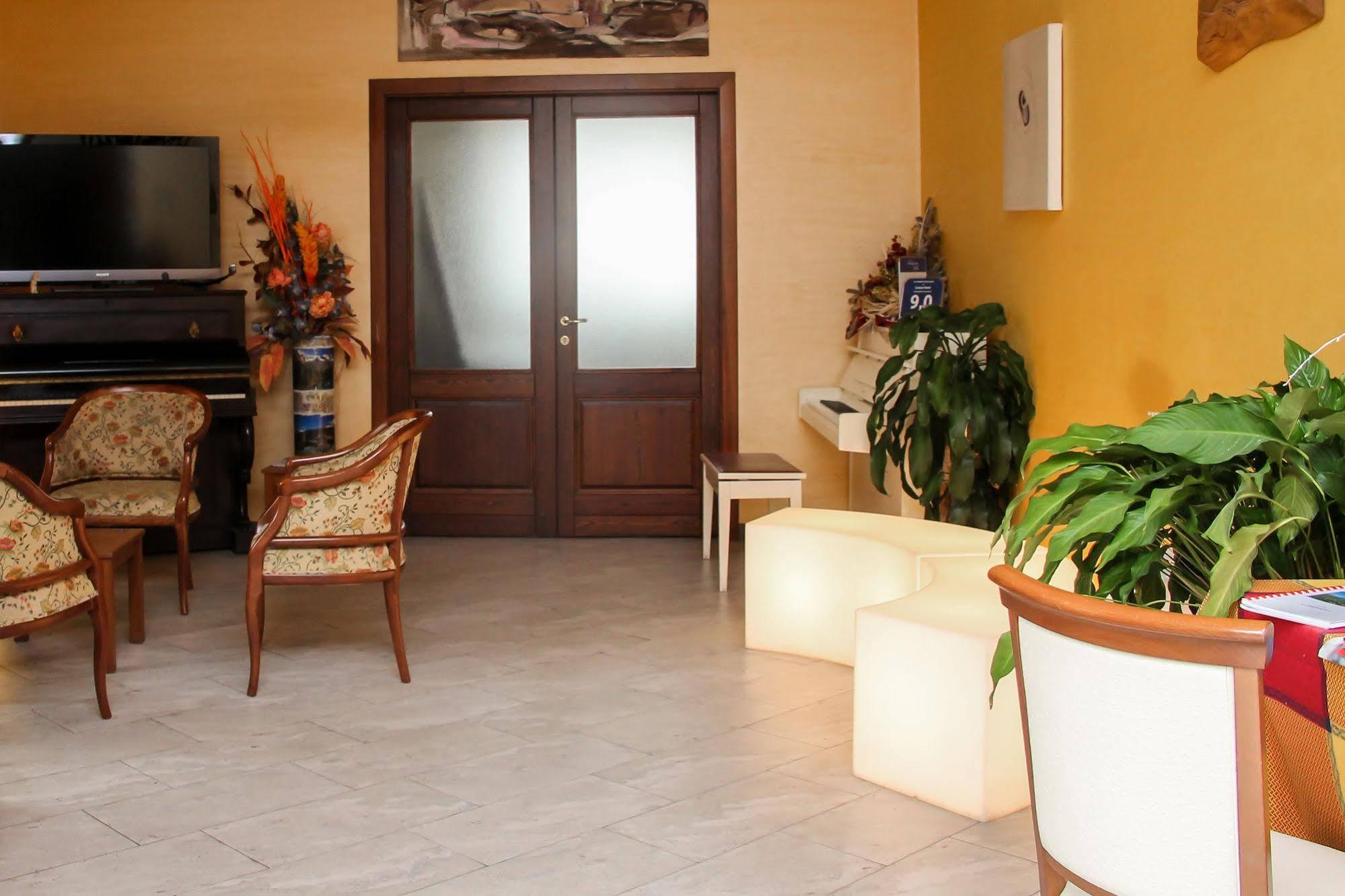 Crabun Hotel Pont-Saint-Martin Exterior foto